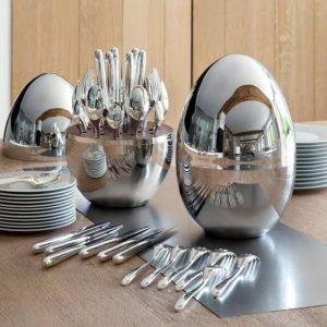 Egg shaped cutlery set